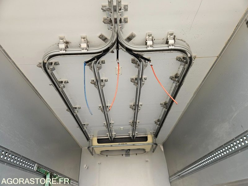 IVECO DAILY 72C21 PORTE VIANDE FRIGORIFIQUE - 2017 - 360 000KM - Грузовик: фото 5 IVECO DAILY 72C21 PORTE VIANDE FRIGORIFIQUE - 2017 - 360 000KM - Грузовик: фото 5