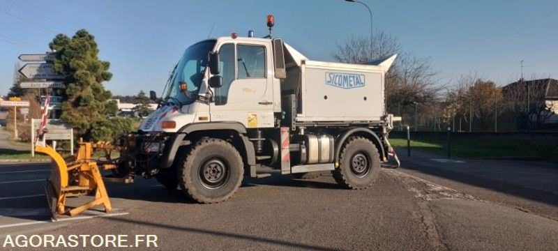 Mercedes UNIMOG U300 - lame de déneigement / saleuse - 2011- 24300 kms - Грузовик: фото 5 Mercedes UNIMOG U300 - lame de déneigement / saleuse - 2011- 24300 kms - Грузовик: фото 5