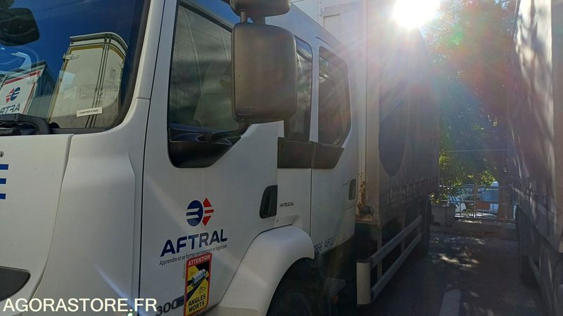 Porteur MIDLUM 290DXI - 2012 - 402501 kms (3866/CL-261-EP) - Грузовик: фото 3 Porteur MIDLUM 290DXI - 2012 - 402501 kms (3866/CL-261-EP) - Грузовик: фото 3