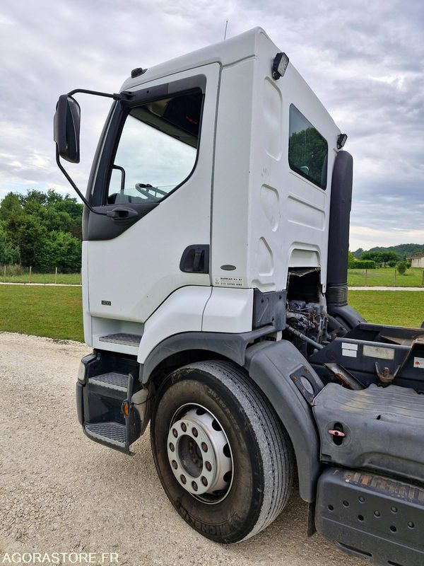 RENAULT PREMIUM ampliroll 400 DCI remorquant avec bras GUIMA - Грузовик: фото 4 RENAULT PREMIUM ampliroll 400 DCI remorquant avec bras GUIMA - Грузовик: фото 4