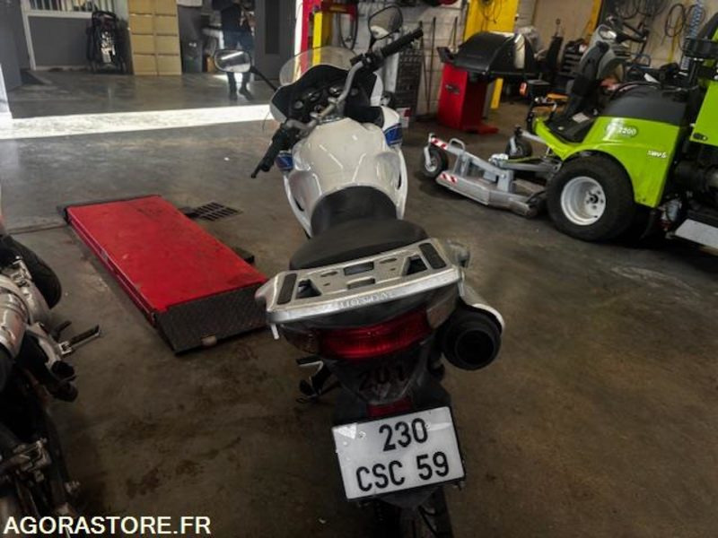 HONDA - VARADERO-125 CM3 - 2007 - 10926 KM - ROULANTE - Мотоцикл: фото 3 HONDA - VARADERO-125 CM3 - 2007 - 10926 KM - ROULANTE - Мотоцикл: фото 3