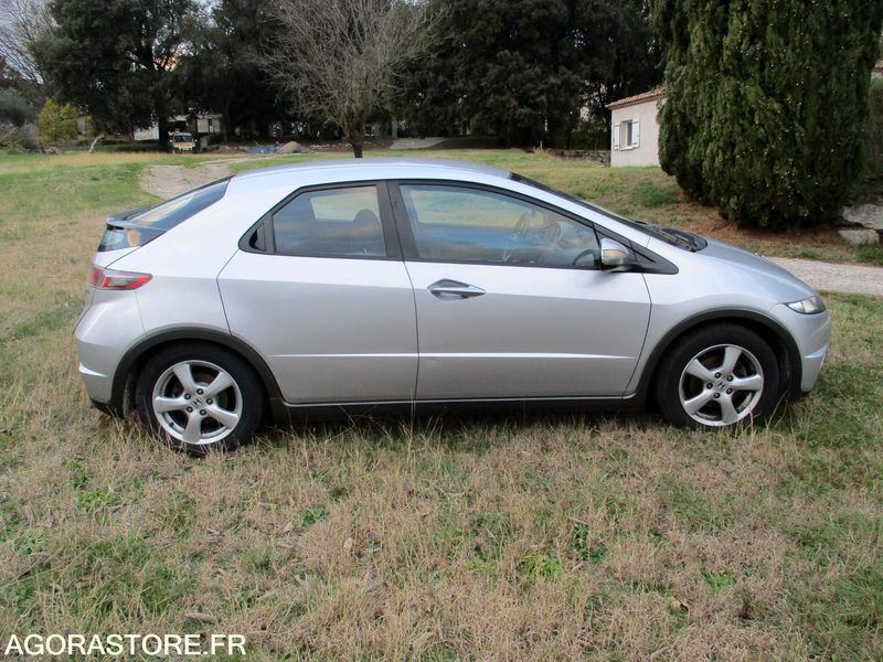 Honda Civic VIII 1.4i VTEC 100Cv Virtuose - Легковой автомобиль: фото 5 Honda Civic VIII 1.4i VTEC 100Cv Virtuose - Легковой автомобиль: фото 5
