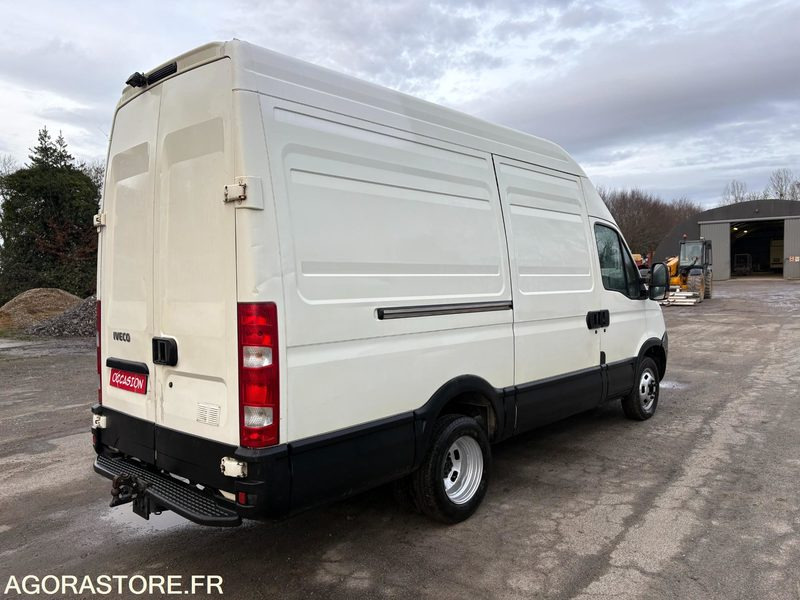 IVECO 180cv de 2011 - Цельнометаллический фургон: фото 3 IVECO 180cv de 2011 - Цельнометаллический фургон: фото 3