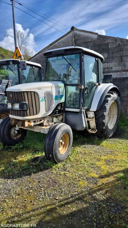 JHON DEERE M6220 - 2004 - Трактор: фото 1 JHON DEERE M6220 - 2004 - Трактор: фото 1