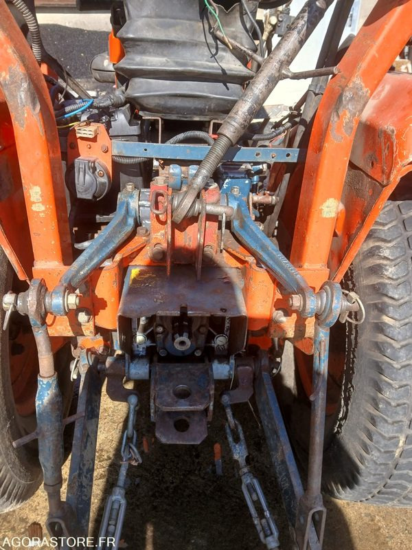 KUBOTA 1750D 4677 h 1990 - Трактор: фото 5 KUBOTA 1750D 4677 h 1990 - Трактор: фото 5