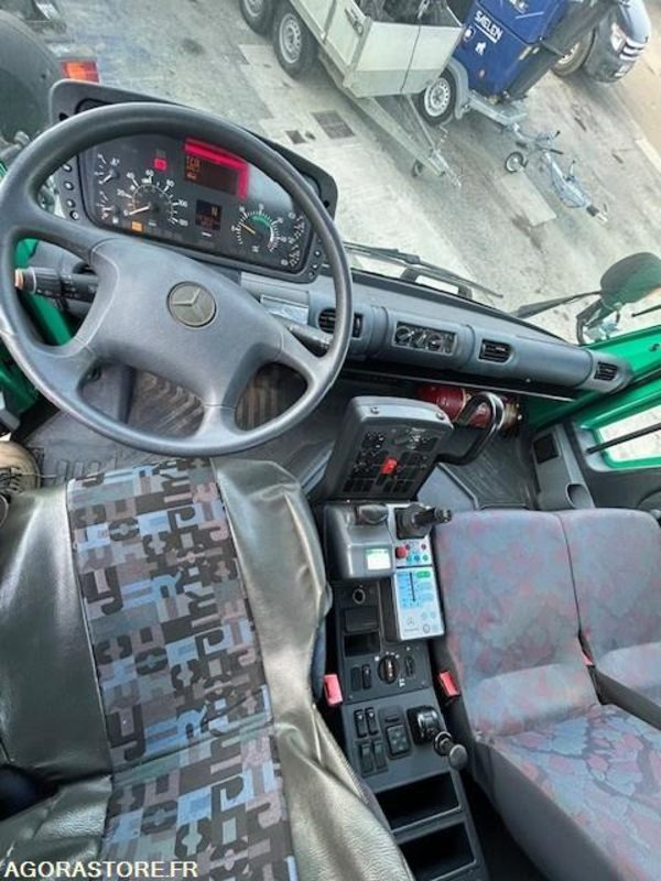 MERCEDES UNIMOG U300C VERSION COMMUNALE 2000 97652 KM - Коммунальная/ Специальная техника: фото 4 MERCEDES UNIMOG U300C VERSION COMMUNALE 2000 97652 KM - Коммунальная/ Специальная техника: фото 4