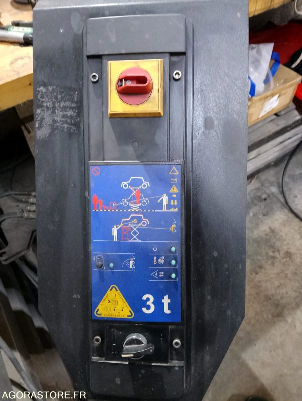 Lot B3 - Pont a Ciseaux - Инструмент/ Оборудование: фото 5 Lot B3 - Pont a Ciseaux - Инструмент/ Оборудование: фото 5