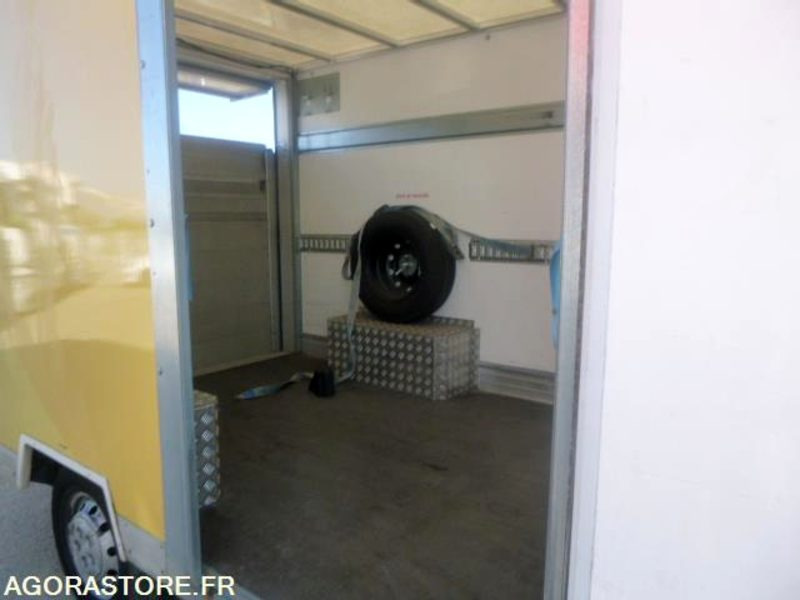 Fiat DUCATO HAYON PACK CARBURANT GNV+SP PETITE CAPACITE - Лёгкий коммерческий автомобиль: фото 4 Fiat DUCATO HAYON PACK CARBURANT GNV+SP PETITE CAPACITE - Лёгкий коммерческий автомобиль: фото 4