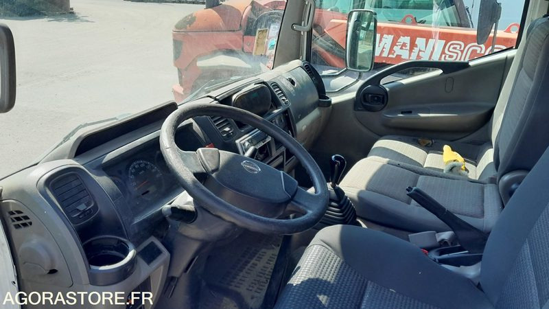 NISSAN CABSTAR DE 2007 AVEC PLATEAU 84220 KLM AVEC CONTREVISITE - Лёгкий коммерческий автомобиль: фото 5 NISSAN CABSTAR DE 2007 AVEC PLATEAU 84220 KLM AVEC CONTREVISITE - Лёгкий коммерческий автомобиль: фото 5