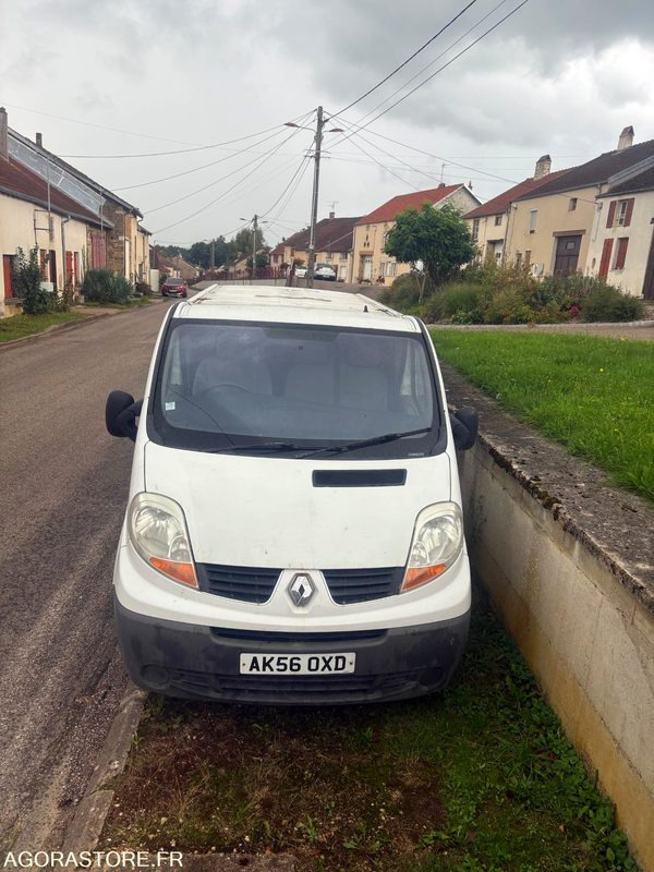Renault Trafic dci 115 / 228000 km - Immatriculation anglaise - Лёгкий коммерческий автомобиль: фото 4 Renault Trafic dci 115 / 228000 km - Immatriculation anglaise - Лёгкий коммерческий автомобиль: фото 4