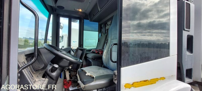MERCEDES ECONIC - 2015 - Мусоровоз: фото 5 MERCEDES ECONIC - 2015 - Мусоровоз: фото 5