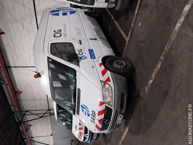 MERCEDES Sprinter fourgon 2006 175000Km Roulant sans CT PRO UNIQUEMENT - Цельнометаллический фургон: фото 2 MERCEDES Sprinter fourgon 2006 175000Km Roulant sans CT PRO UNIQUEMENT - Цельнометаллический фургон: фото 2