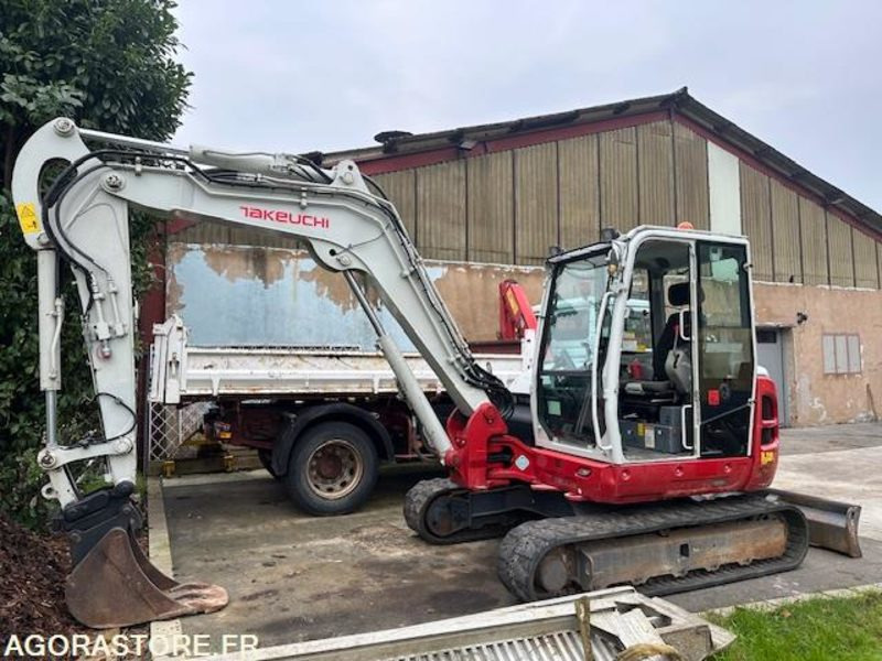MINI PELLE TAKEUCHI - Мини-экскаватор: фото 1 MINI PELLE TAKEUCHI - Мини-экскаватор: фото 1