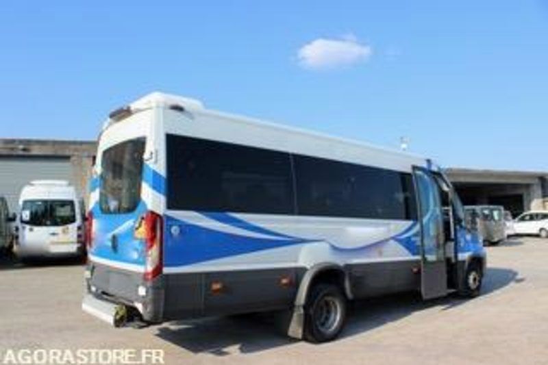 MINIBUS IVECO DAILY 19 PLACES – AUTOMATIQUE – CLIMATISÉ – HANDICAP – 2017 - Микроавтобус, Пассажирский фургон: фото 4 MINIBUS IVECO DAILY 19 PLACES – AUTOMATIQUE – CLIMATISÉ – HANDICAP – 2017 - Микроавтобус, Пассажирский фургон: фото 4