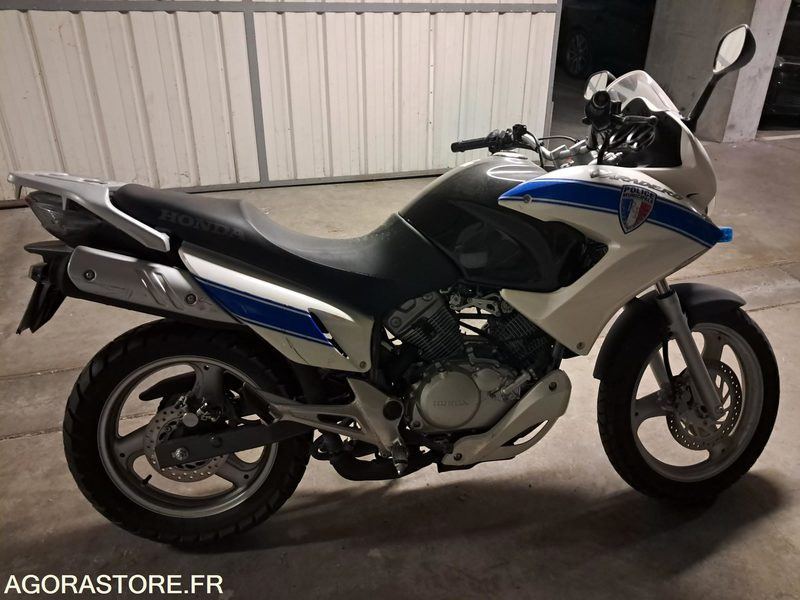 MOTO HONDA VARADERO 125 - POLICE MUNICIPALE - Мотоцикл: фото 2 MOTO HONDA VARADERO 125 - POLICE MUNICIPALE - Мотоцикл: фото 2