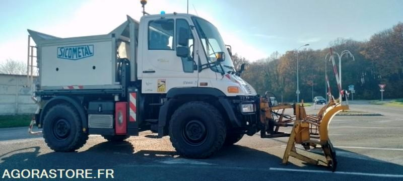 Mercedes UNIMOG U300 2011 24300 kms avec lame de déneigement + saleuse - Снегоуборочная машина: фото 3 Mercedes UNIMOG U300 2011 24300 kms avec lame de déneigement + saleuse - Снегоуборочная машина: фото 3