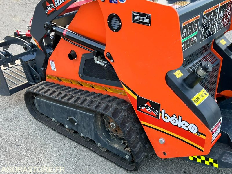 Mini chargeur porte outils SV25H moteur 25cv kubota - Погрузчик: фото 3 Mini chargeur porte outils SV25H moteur 25cv kubota - Погрузчик: фото 3