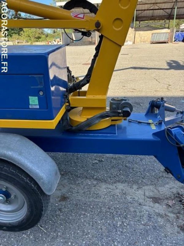 NACELLE ELEVATRICE COMPACTE pour 2 personnes max - Подъёмник: фото 1 NACELLE ELEVATRICE COMPACTE pour 2 personnes max - Подъёмник: фото 1