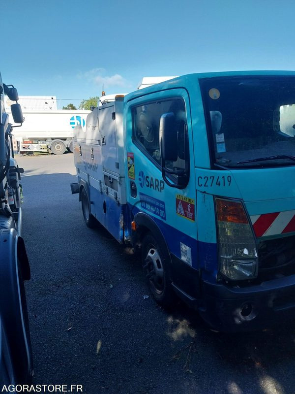 NISSAN Cabstar 3T5 BAROCLEAN 2011 (400 000Km) NON ROULANT EXPORT EXCLUSIVEMENT - Ассенизатор: фото 3 NISSAN Cabstar 3T5 BAROCLEAN 2011 (400 000Km) NON ROULANT EXPORT EXCLUSIVEMENT - Ассенизатор: фото 3
