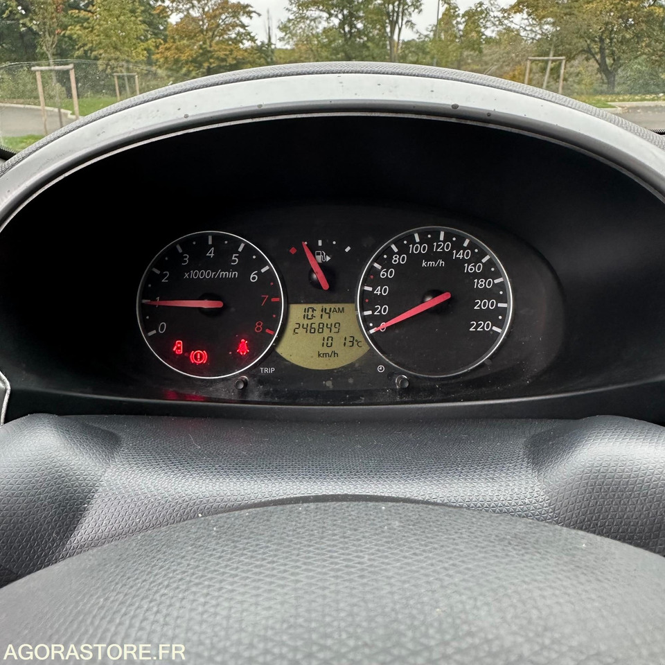 Легковой автомобиль Nissan micra 1.2i: фото 8