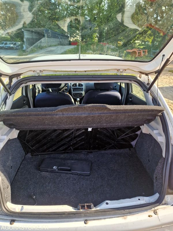 Легковой автомобиль PEUGEOT 206 - LOT N°1: фото 11