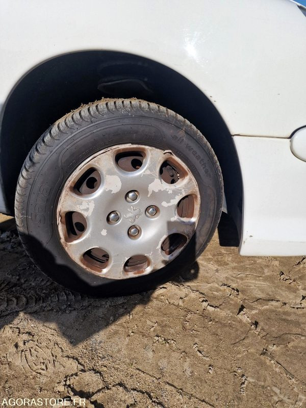 Легковой автомобиль PEUGEOT 206 - LOT N°1: фото 7