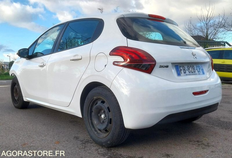 PEUGEOT 208 - 2018 - 121361km - ESSENCE - pour pièces - Легковой автомобиль: фото 5 PEUGEOT 208 - 2018 - 121361km - ESSENCE - pour pièces - Легковой автомобиль: фото 5