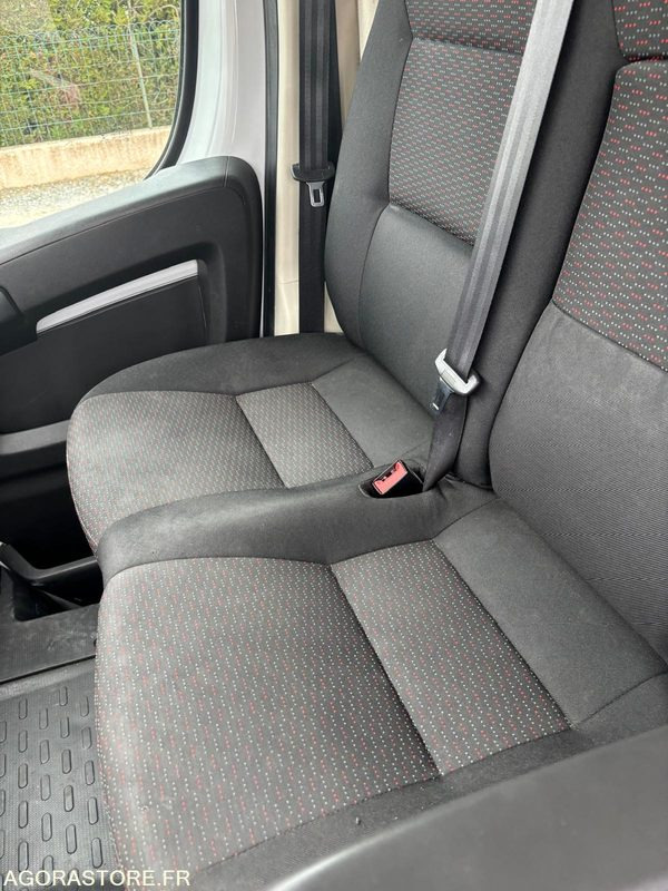 PEUGEOT BOXER 2.2 HDI - 2021 - 45 666 KMS - Цельнометаллический фургон: фото 4 PEUGEOT BOXER 2.2 HDI - 2021 - 45 666 KMS - Цельнометаллический фургон: фото 4