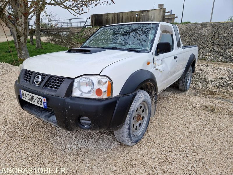PICK UP NISSAN PNP 400 - BJ306GB - 2011 / 181 046 KM - Легковой автомобиль: фото 1 PICK UP NISSAN PNP 400 - BJ306GB - 2011 / 181 046 KM - Легковой автомобиль: фото 1