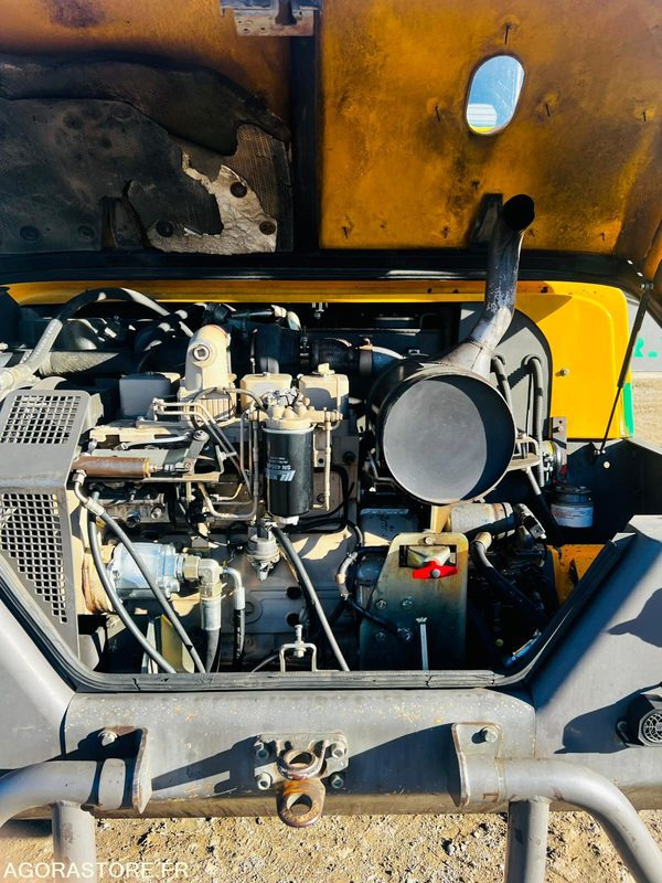 Pelle Mecalac 12MXT - 2004 - 4523 HEURES - Экскаватор: фото 5 Pelle Mecalac 12MXT - 2004 - 4523 HEURES - Экскаватор: фото 5