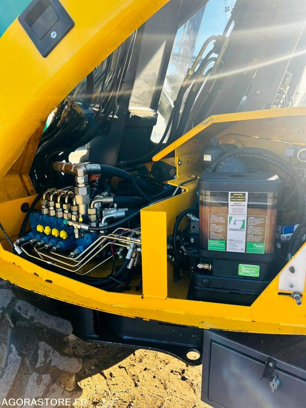 Pelle Mecalac 12MXT - 2004 - 4523 HEURES - Экскаватор: фото 4 Pelle Mecalac 12MXT - 2004 - 4523 HEURES - Экскаватор: фото 4