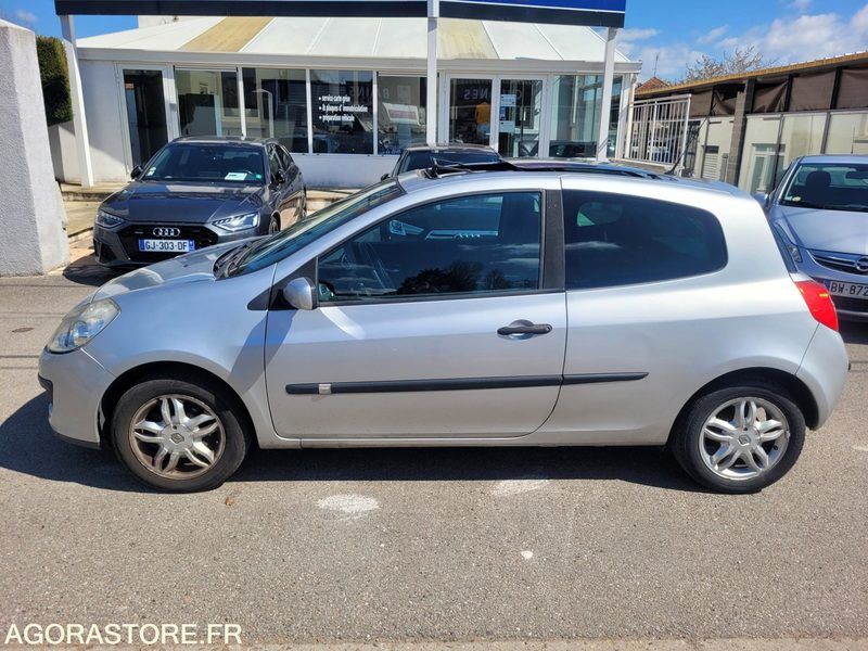 RENAULT CLIO 3 TOIT OUVRANT - Легковой автомобиль: фото 2 RENAULT CLIO 3 TOIT OUVRANT - Легковой автомобиль: фото 2