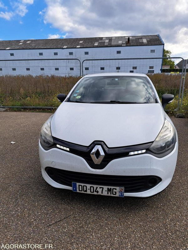 RENAULT CLIO 4 - 2015 / 193268 KM (DQ-047-MG) - Легковой автомобиль: фото 1 RENAULT CLIO 4 - 2015 / 193268 KM (DQ-047-MG) - Легковой автомобиль: фото 1