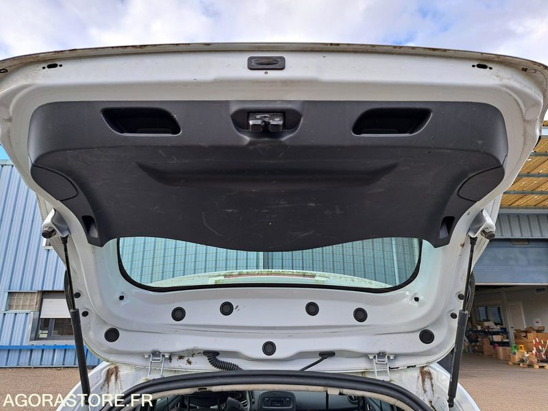 RENAULT CLIO 4 - 2015 / 193268 KM (DQ-047-MG) - Легковой автомобиль: фото 4 RENAULT CLIO 4 - 2015 / 193268 KM (DQ-047-MG) - Легковой автомобиль: фото 4