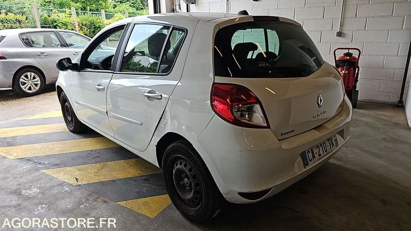 RENAULT CLIO - CA210TK - Легковой автомобиль: фото 4 RENAULT CLIO - CA210TK - Легковой автомобиль: фото 4