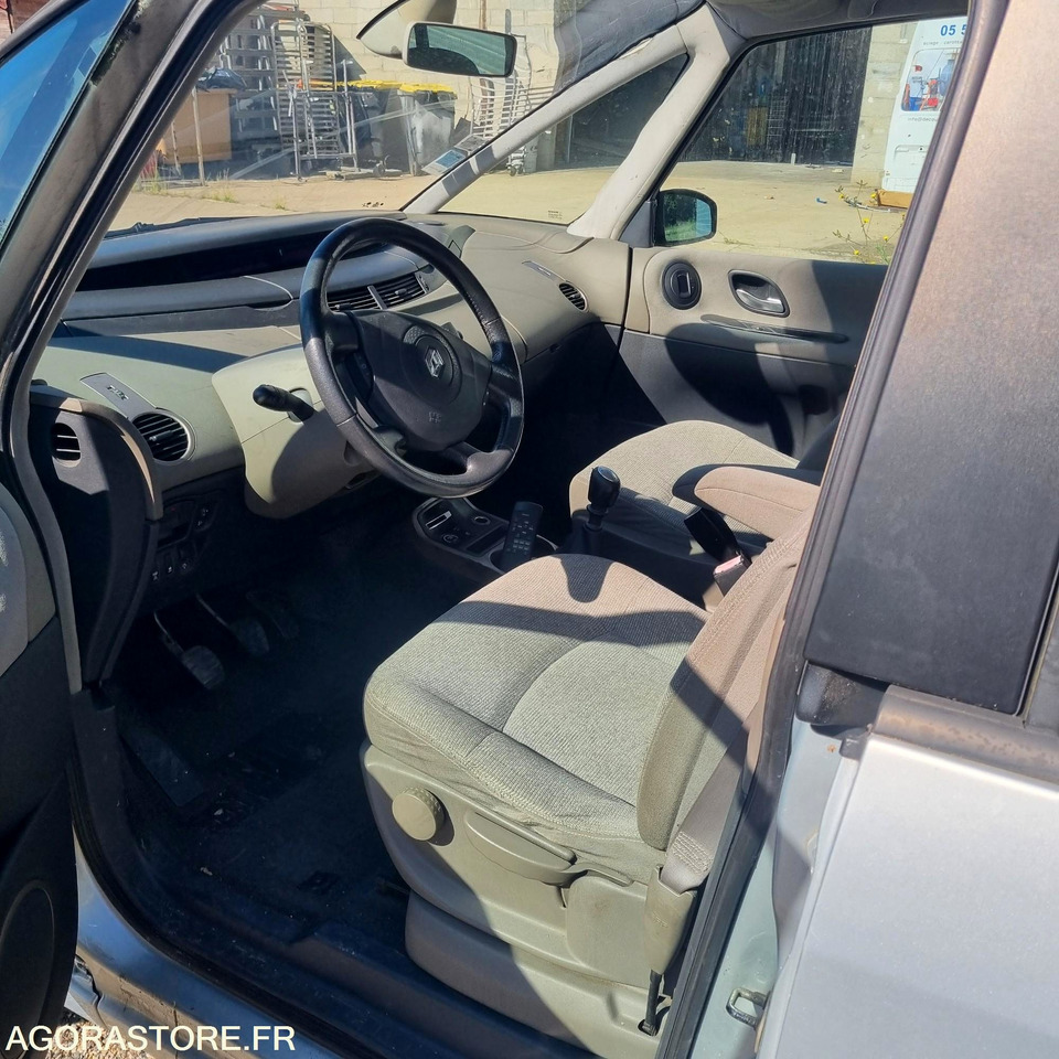 RENAULT ESPACE IV 2.2 DCI 150CV - Легковой автомобиль: фото 4 RENAULT ESPACE IV 2.2 DCI 150CV - Легковой автомобиль: фото 4