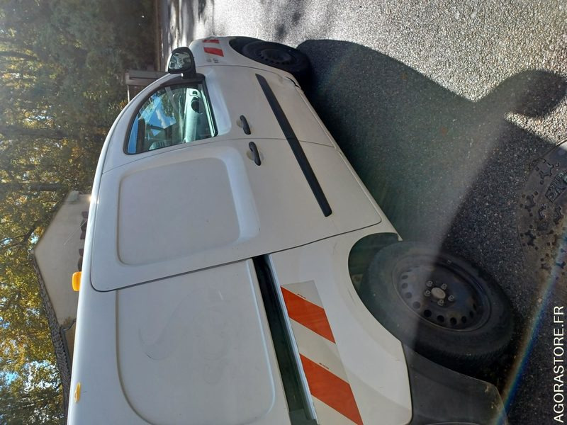 RENAULT KANGOO / REF SCP : 957 - Цельнометаллический фургон: фото 3 RENAULT KANGOO / REF SCP : 957 - Цельнометаллический фургон: фото 3