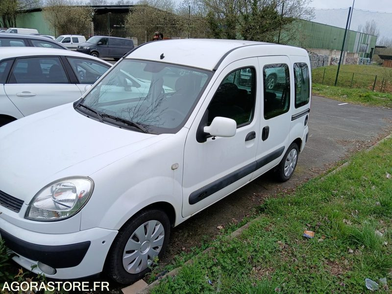 RENAULT Kangoo 5 places - Легковой автомобиль: фото 1 RENAULT Kangoo 5 places - Легковой автомобиль: фото 1