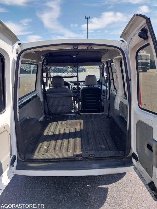 RENAULT Kangoo vitré 2P 2004 (309916Km) ROULANT PRO UNIQUEMENT - Легковой фургон: фото 5 RENAULT Kangoo vitré 2P 2004 (309916Km) ROULANT PRO UNIQUEMENT - Легковой фургон: фото 5