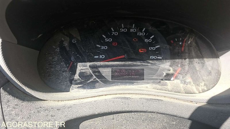 Малотоннажный самосвал RENAULT MASTER BENNE - 2015 / 202883KM (DN728QH): фото 8 Малотоннажный самосвал RENAULT MASTER BENNE - 2015 / 202883KM (DN728QH): фото 8