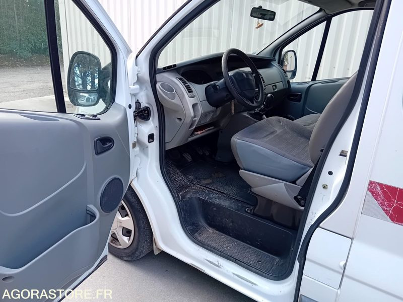 RENAULT TRAFIC DCI 115 L2H2 VP 9 places - Микроавтобус, Пассажирский фургон: фото 5 RENAULT TRAFIC DCI 115 L2H2 VP 9 places - Микроавтобус, Пассажирский фургон: фото 5