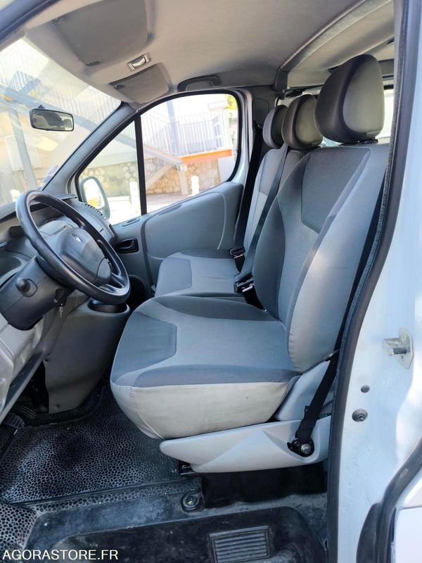 RENAULT TRAFIC MINI BUS BVA - Микроавтобус, Пассажирский фургон: фото 2 RENAULT TRAFIC MINI BUS BVA - Микроавтобус, Пассажирский фургон: фото 2