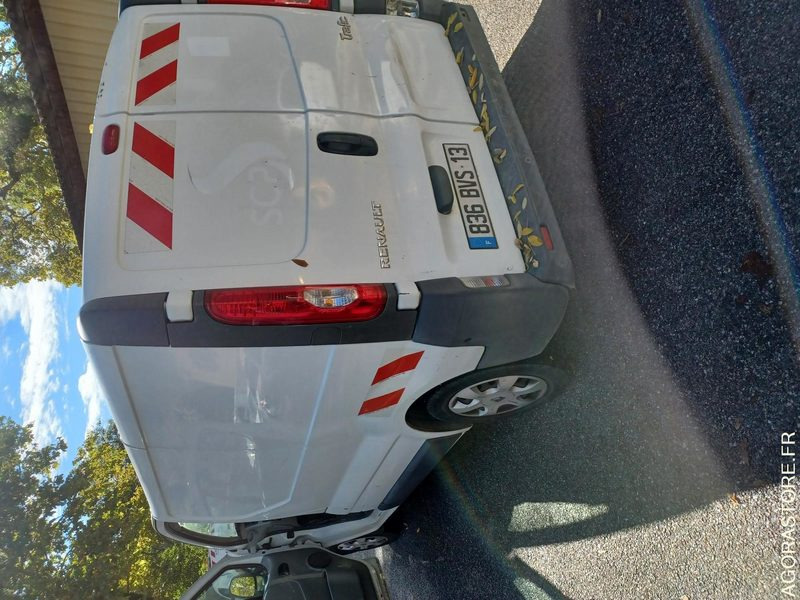 RENAULT TRAFIC / REF SCP : 818 - Цельнометаллический фургон: фото 2 RENAULT TRAFIC / REF SCP : 818 - Цельнометаллический фургон: фото 2
