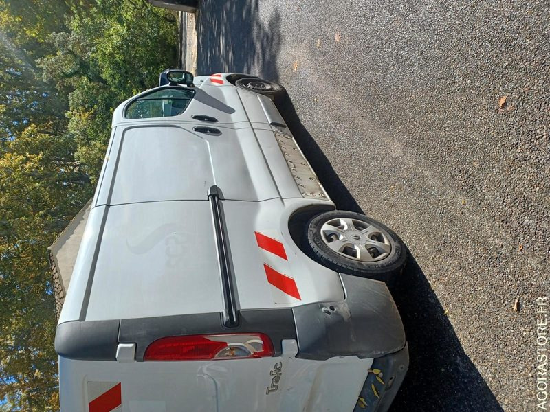 RENAULT TRAFIC / REF SCP : 818 - Цельнометаллический фургон: фото 1 RENAULT TRAFIC / REF SCP : 818 - Цельнометаллический фургон: фото 1