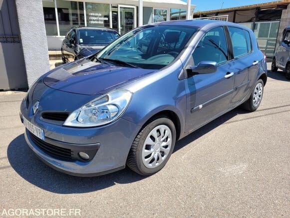 Renault CLIO - Хэтчбек: фото 1 Renault CLIO - Хэтчбек: фото 1