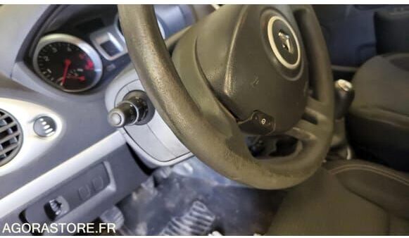 Хэтчбек Renault CLIO: фото 15 Хэтчбек Renault CLIO: фото 15