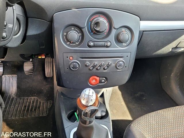 Renault CLIO - Хэтчбек: фото 3 Renault CLIO - Хэтчбек: фото 3