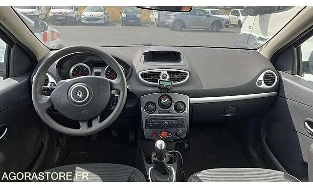 Renault CLIO - Хэтчбек: фото 3 Renault CLIO - Хэтчбек: фото 3