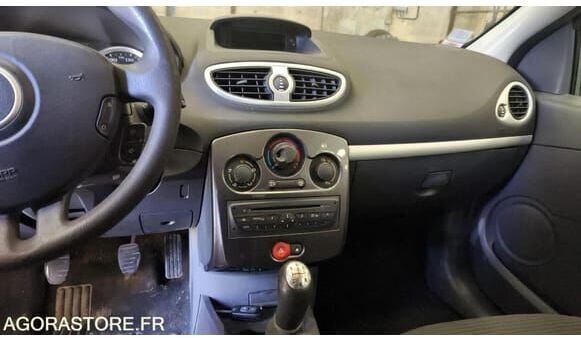 Хэтчбек Renault CLIO: фото 14 Хэтчбек Renault CLIO: фото 14