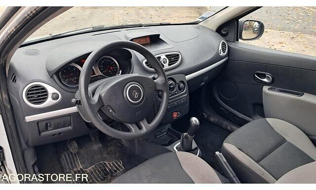 Хэтчбек Renault CLIO: фото 7